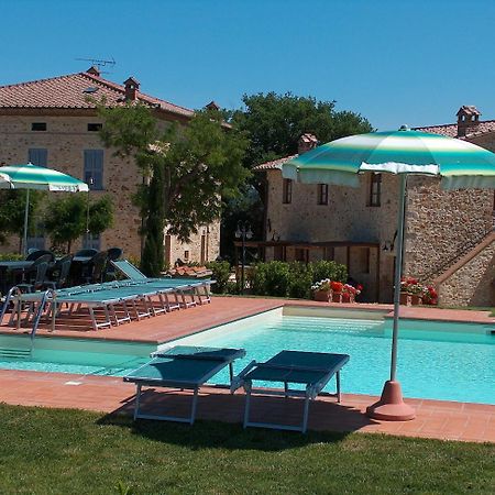Borgo Il Villino Casole dʼElsa Exterior foto