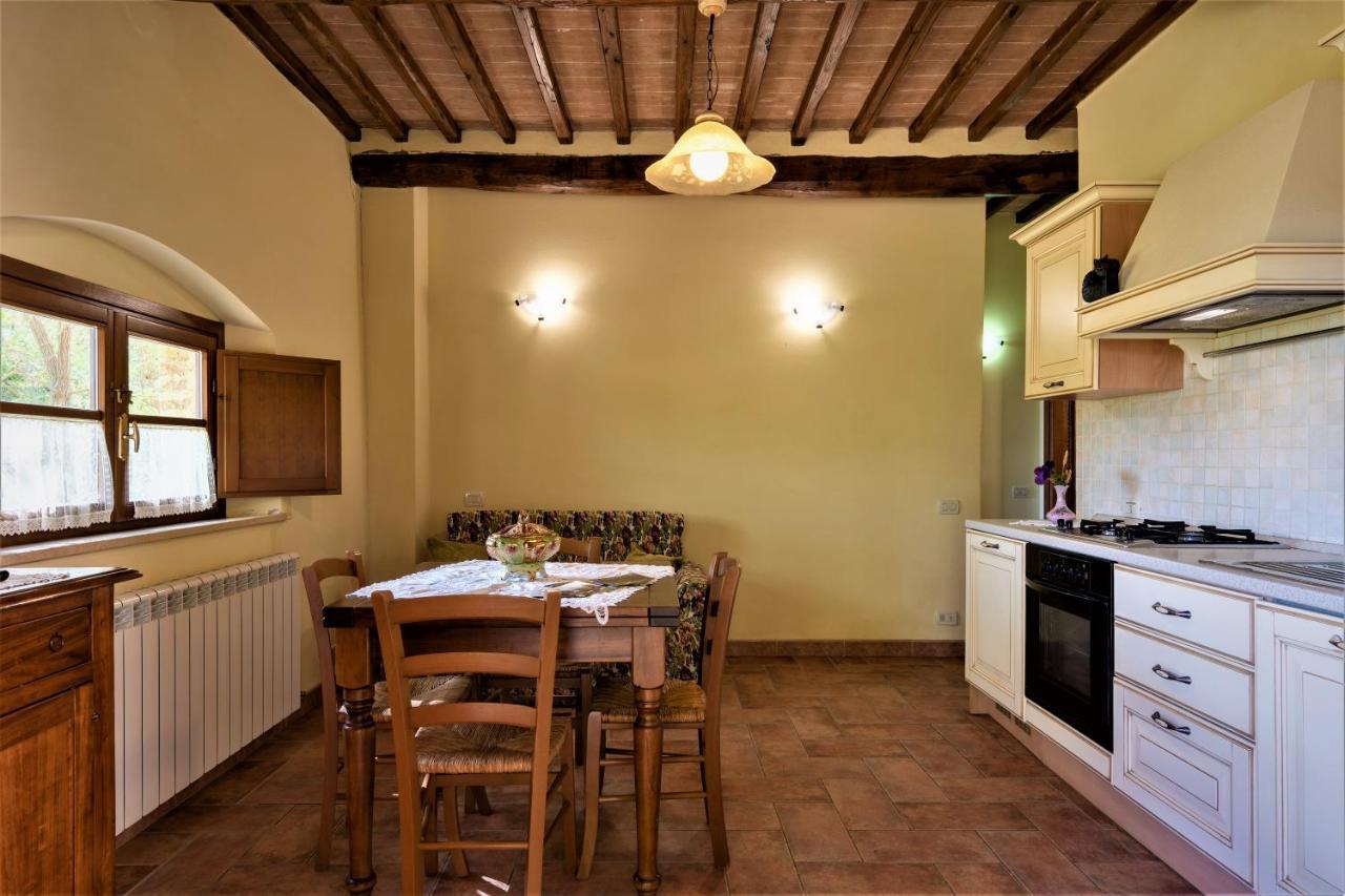 Borgo Il Villino Casole dʼElsa Exterior foto