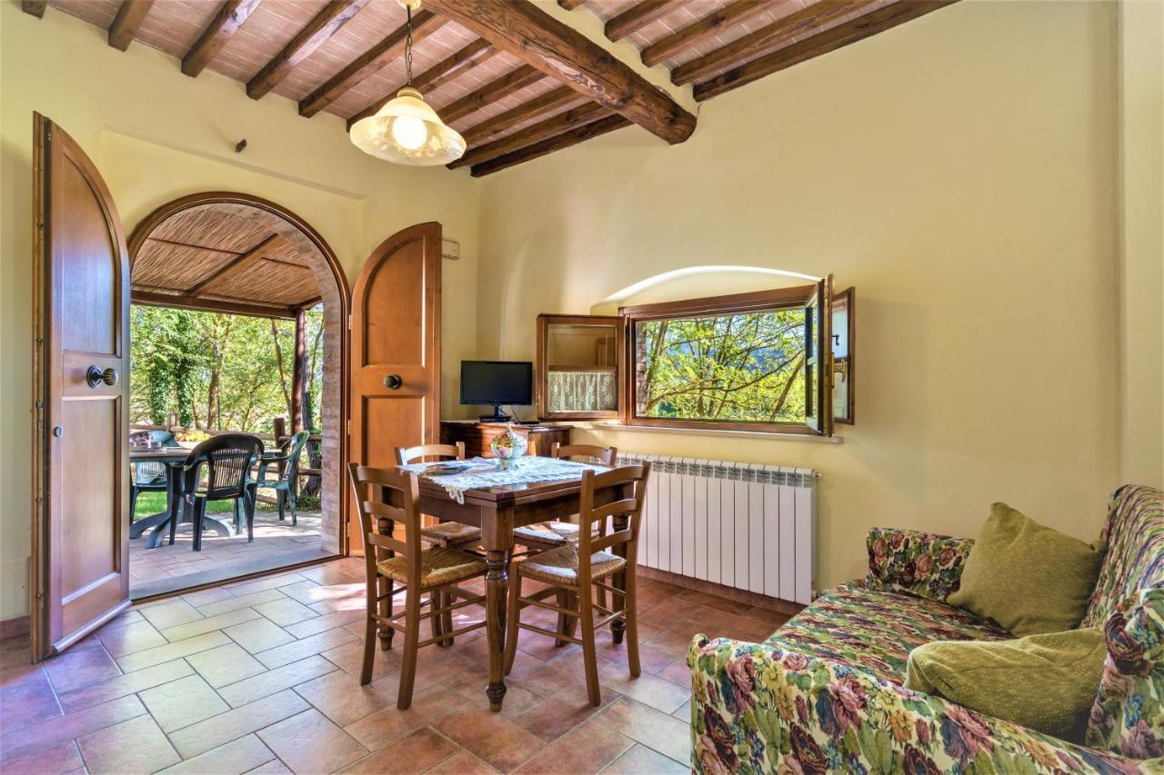 Borgo Il Villino Casole dʼElsa Exterior foto