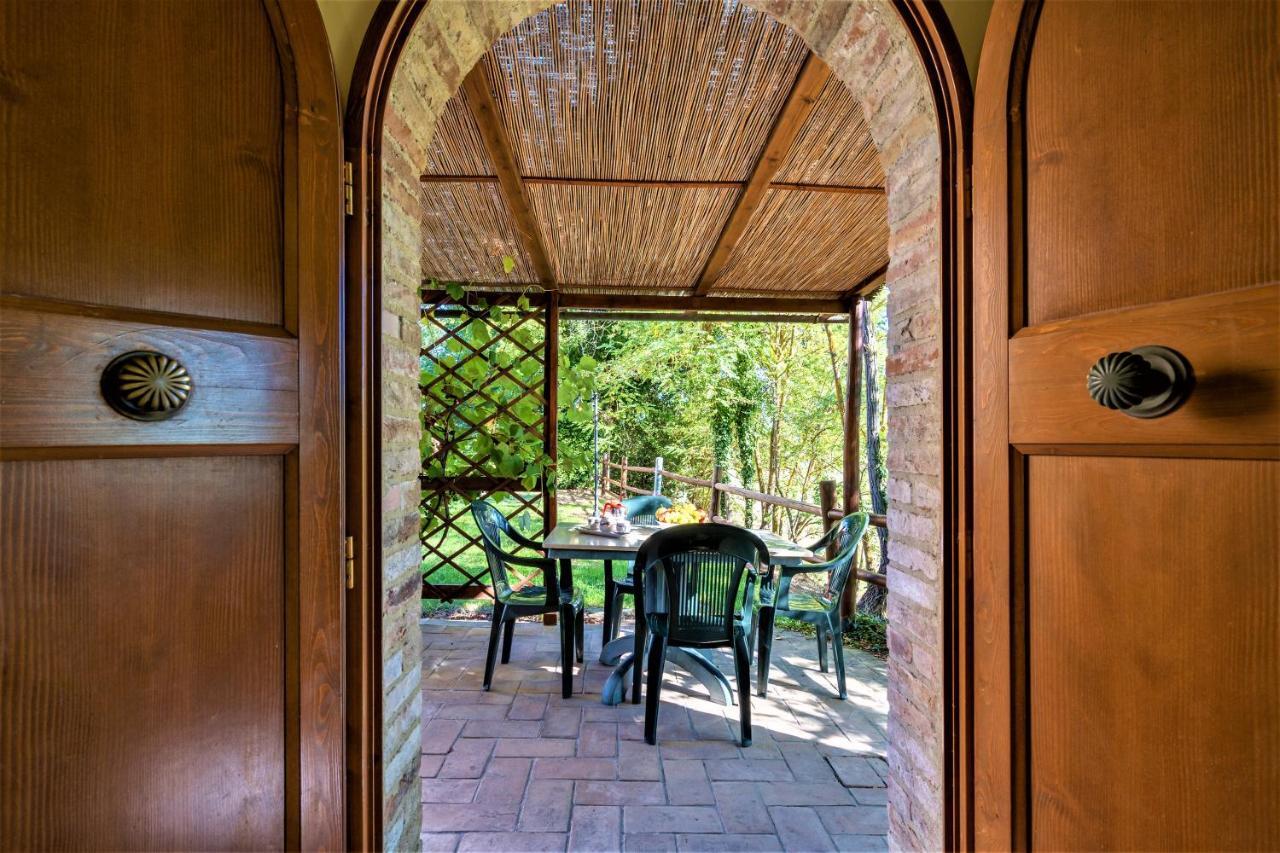 Borgo Il Villino Casole dʼElsa Exterior foto